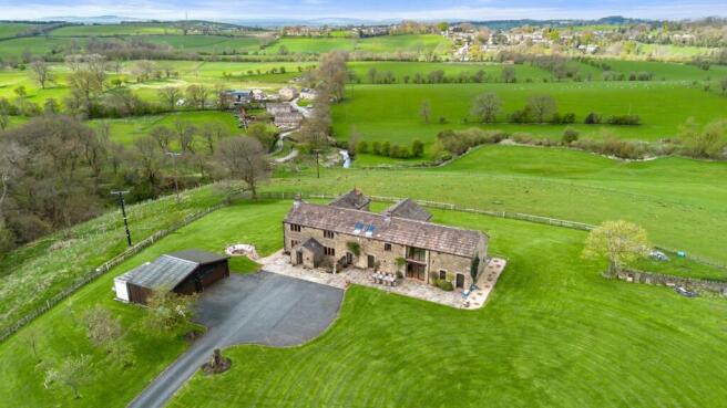 5 bed Detached for sale Image 7
