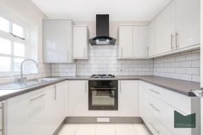9, Anderson Close, London N21 1TH