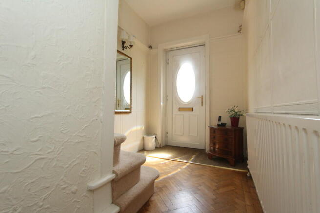 4 bed Semi-Detached to rent Image 7