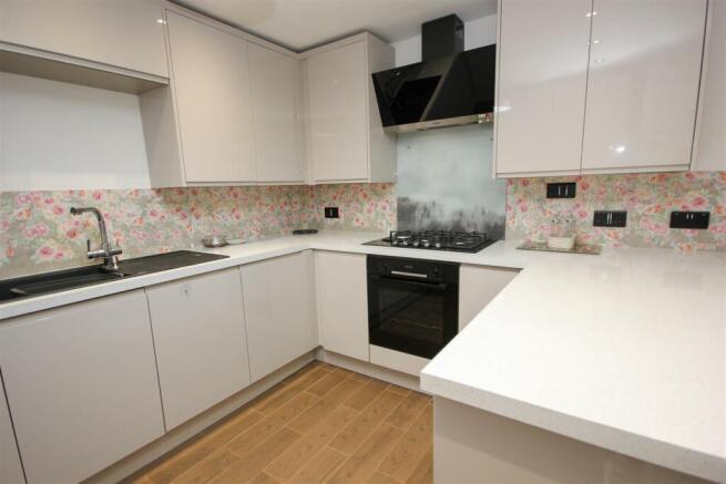 Kitchen 2.jpg