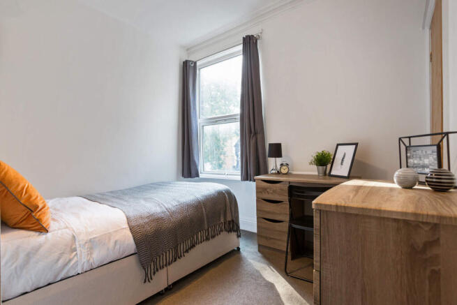 5 bed House to rent Image 9