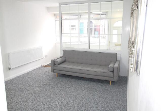 Lounge 1.2.JPG