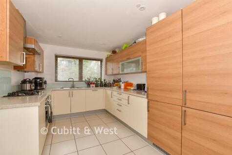 Delrogue Road, Crawley, West Sussex