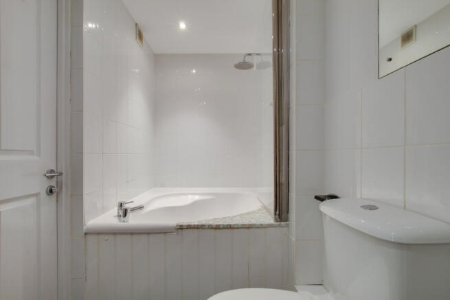 4.bath.jpg