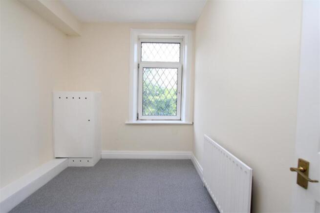 3 bed Terraced to rent Image 4