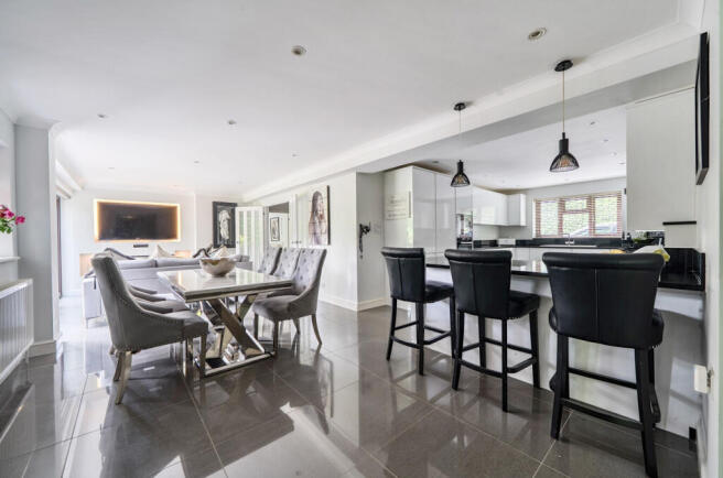 1300097-24-686bef...