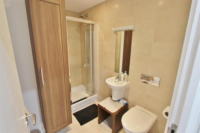 2 bed Flat for sale Image 8