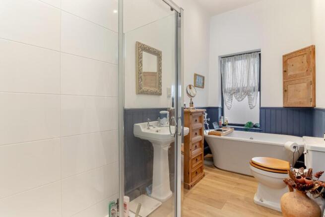 3 bed Town House for sale Image 5