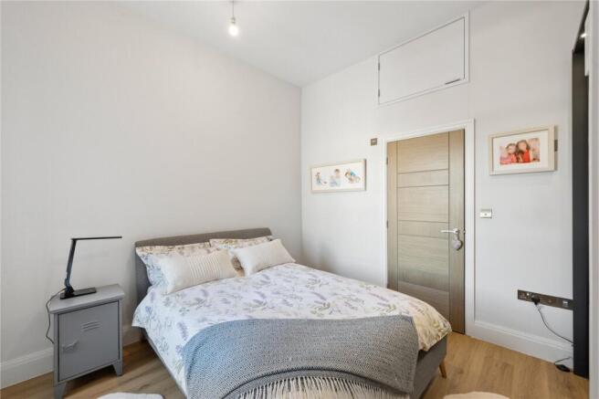 3 bed Apartment for sale Image 12