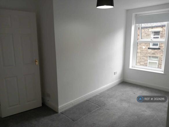 2 bed Terraced to rent Image 8