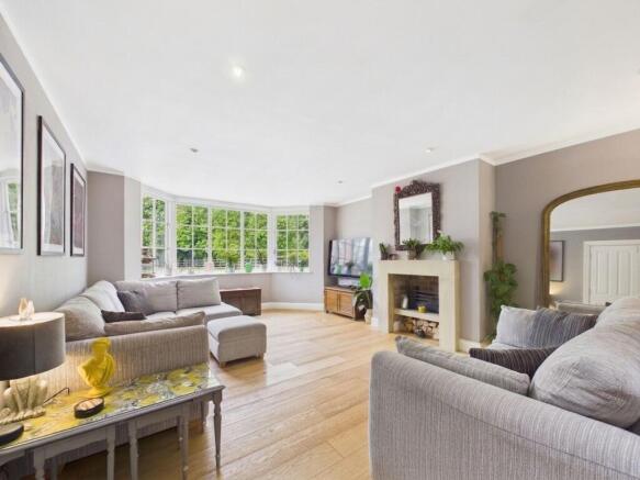 5 bed Semi-Detached for sale Image 10
