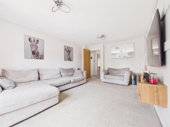 4 bed Semi-Detached for sale Image 7