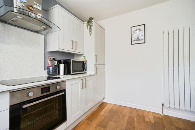 2 bed Town House for sale Image 8
