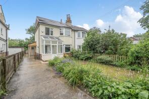 8, Hollin Mount, Weetwood, Leeds LS16 5JS