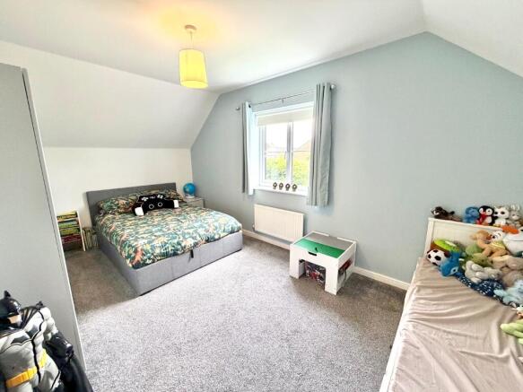 4 bed Detached for sale Image 11