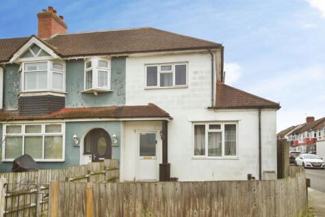 Queensland Avenue, London, N18