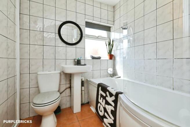 3 bed Terraced for sale Image 9