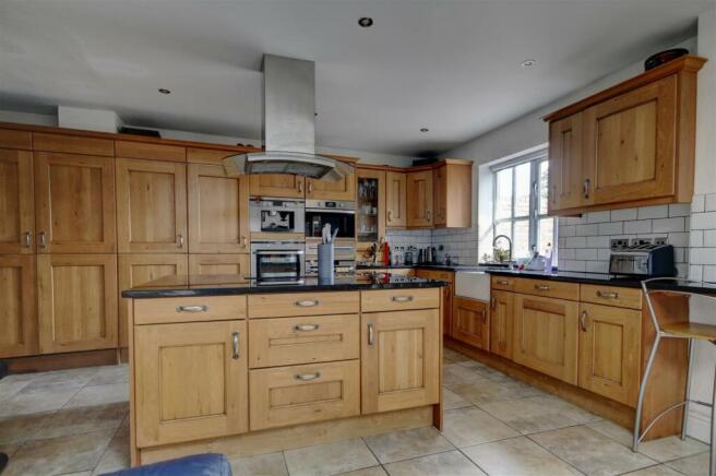 Kitchen 3.jpg