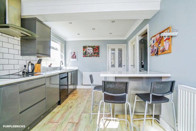 3 bed Semi-Detached for sale Image 7
