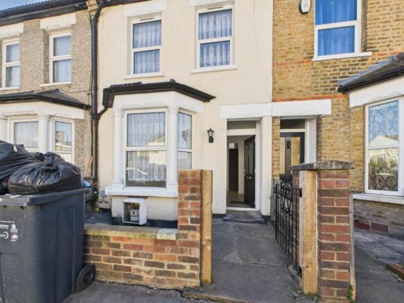 CAM03151G0-PR0042-STILL013