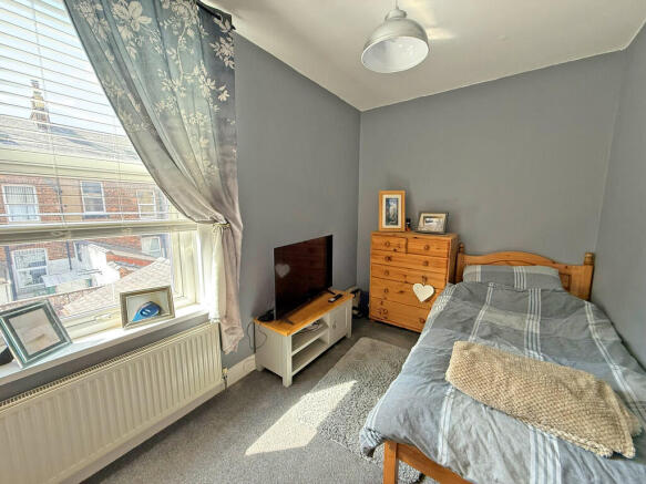 3 bed Terraced for sale Image 9