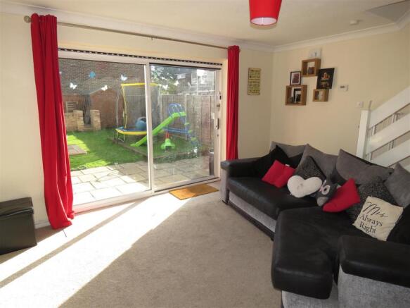 LOUNGE/DINING ROOM