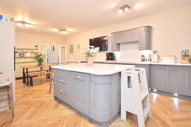 Kitchen/Breakfast Room