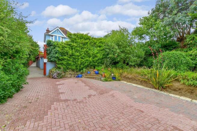 Driveway/Parking