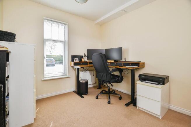 2 bed Flat for sale Image 8