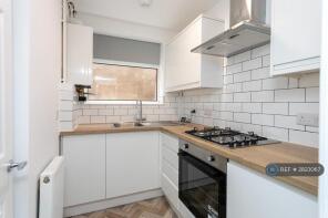 2, Ivy Grove, Nottingham NG7 7LZ