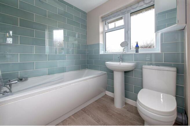Bath/shower room