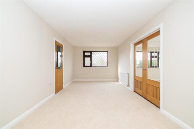 3 bed Detached Bungalow for sale Image 4