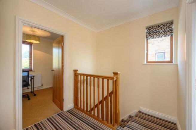 3 bed Semi-Detached for sale Image 11