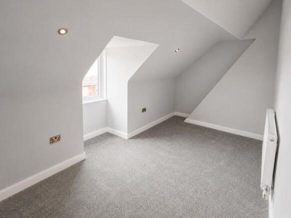 6 bed House to rent Image 6