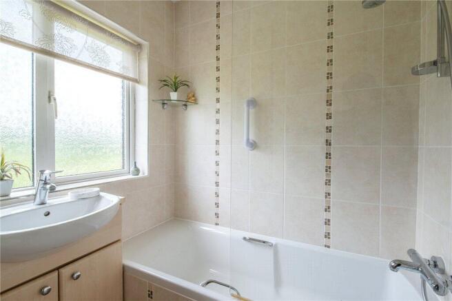 3 bed Semi-Detached for sale Image 10