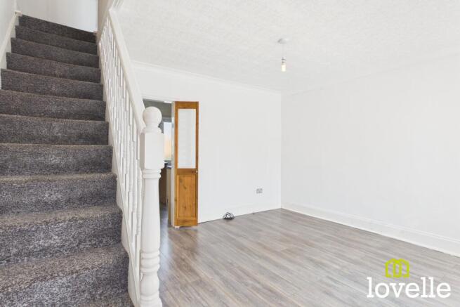 2 bed Terraced to rent Image 7