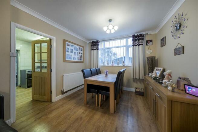 Lounge/Dining Room