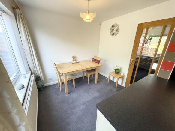 3 bed Semi-Detached for sale Image 11