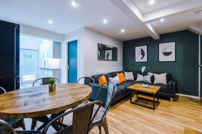 60b Derby, Living Room 1