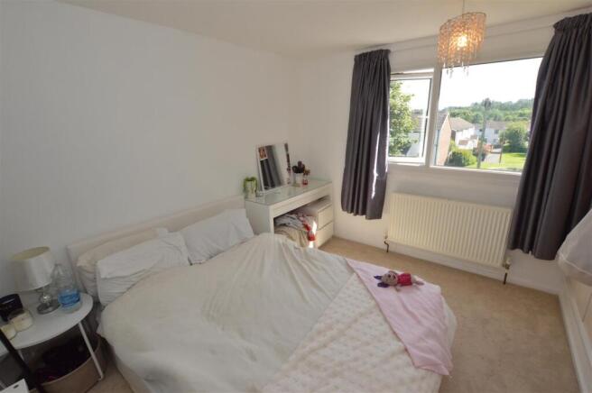 3 bed Semi-Detached for sale Image 7