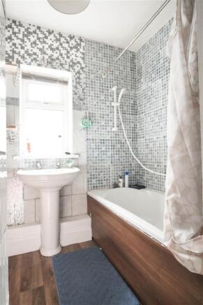 3 bed Semi-Detached for sale Image 8