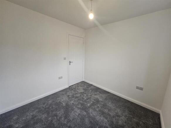 20 Essex Way - Bedroom 2 (2)