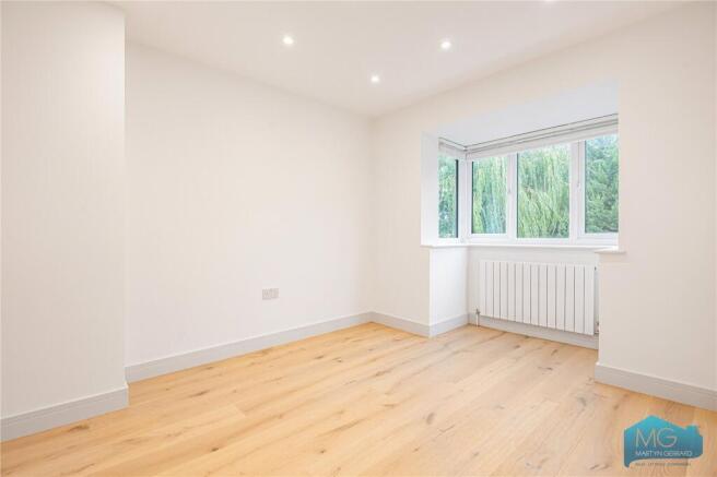 Robin Close, London, NW7 photo 4