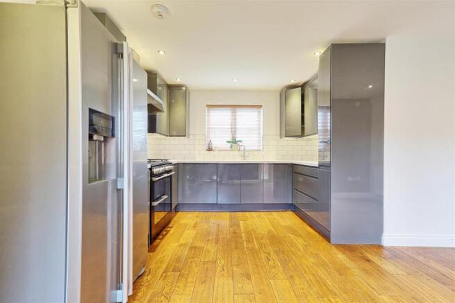 IMG_1472_3_4_easyHDR-interior3.jpg