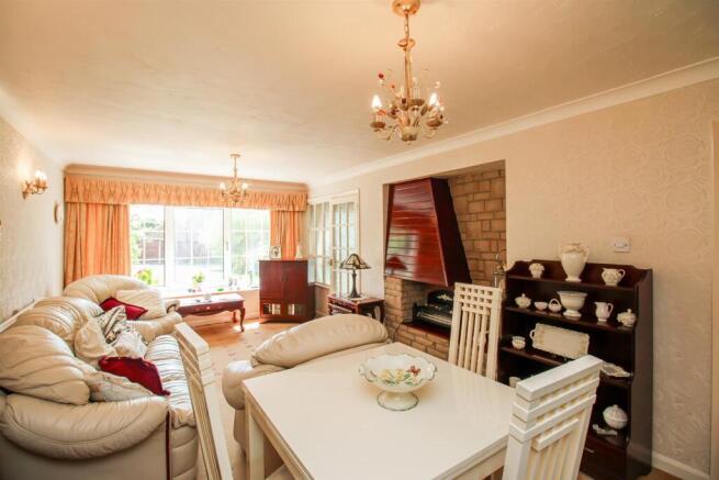 3 bed Detached for sale Image 6