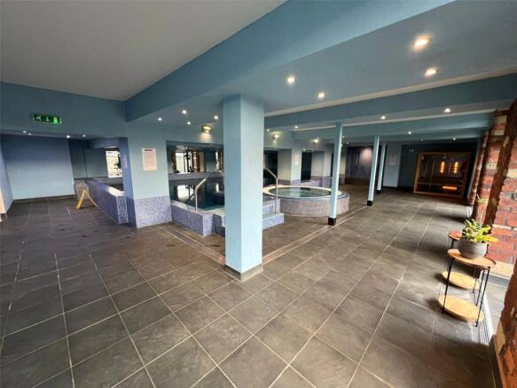 2 bed Apartment for sale Image 12