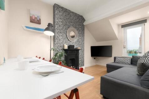Flat 3, 2 Well Close Terrace, Whitby, North Yorkshire YO21 3AR