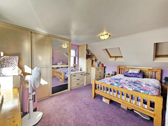 3 bed Semi-Detached for sale Image 10