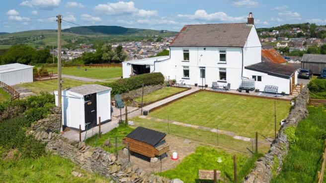 3-bed detached on Cae'r Ysgol Farm, Tonyrefail, Porth, £725,000