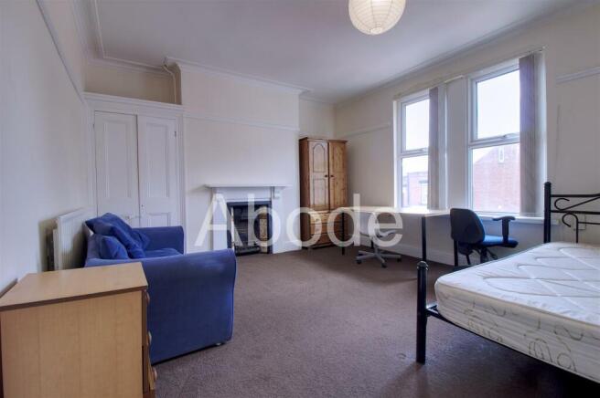 6 bed House to rent Image 8